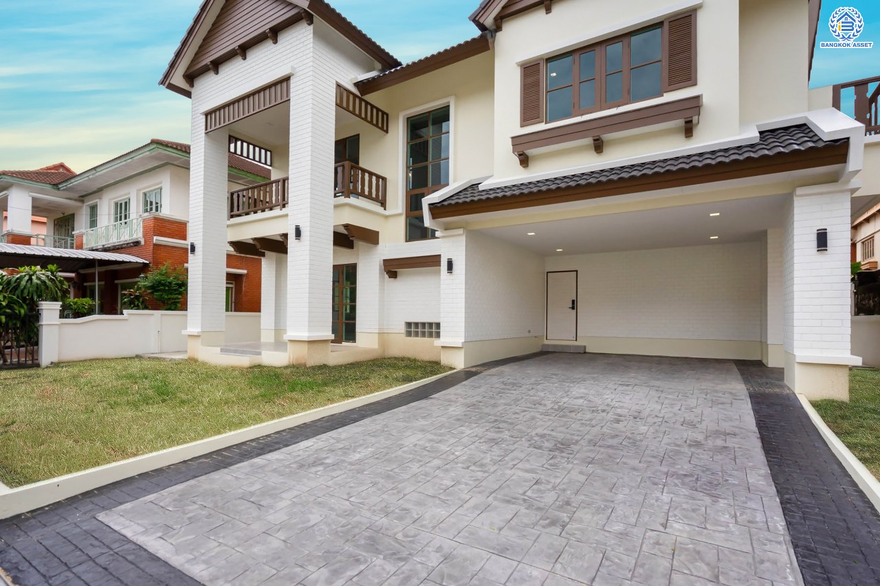 บ้านมือสองตกแต่งใหม่ แบรนด์ Q.House ม.ลัดดารมย์ ปิ่นเกล้า หลังใหญ่ตกแต่งเรียบหรู เนื้อที่ 92.8 ตร.ว. พื้นที่ใช้สอยเยอะถึง 320 ตร.ม. ฟังก์ชันจัดเต็ม 3 ห้องนอน 4 ห้องน้ำ 1 ห้องอเนกประสงค์ 1 ห้องแม่บ้าน จอดรถได้ 4 คัน พร้อม Living Room กว้าง บนทำเลศักยภาพ ใกล้เซ็นทรัลเวสต์เกต, วงเวียนพระราม5, ทางด่วน "กาญจนาภิเษก" และรถไฟฟ้า "สถานีตลาดบางใหญ่"